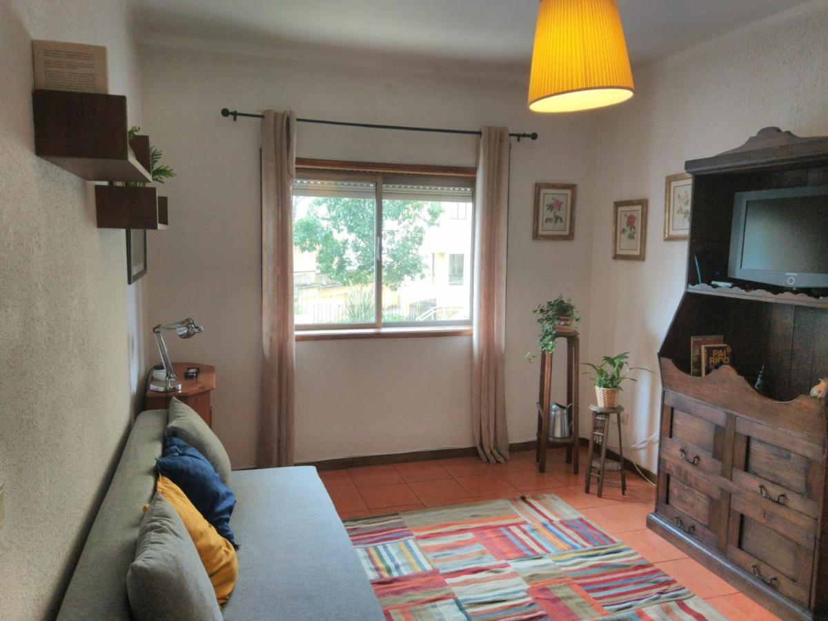 ! Free Parking Street ! Ground Floor With Washer! Porto Luaran gambar